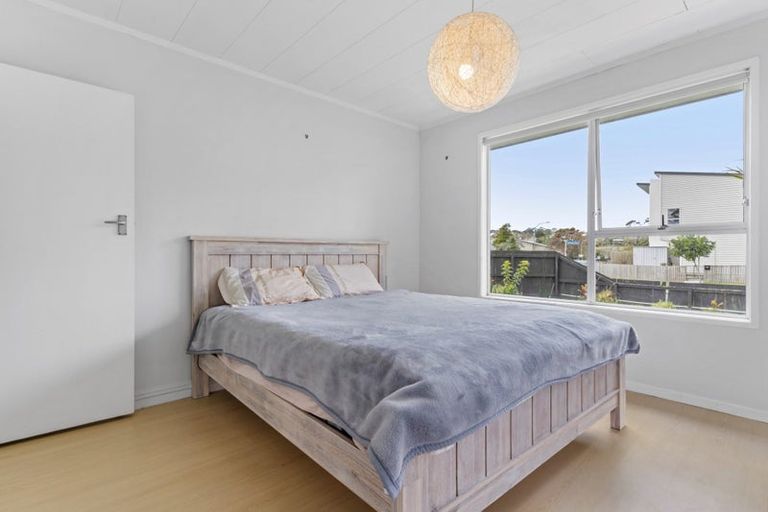 Photo of property in 3/1 Cockayne Crescent, Sunnynook, Auckland, 0620