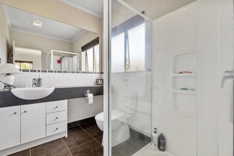 Photo of property in 34 Stranraer Crescent, Wattle Downs, Auckland, 2103