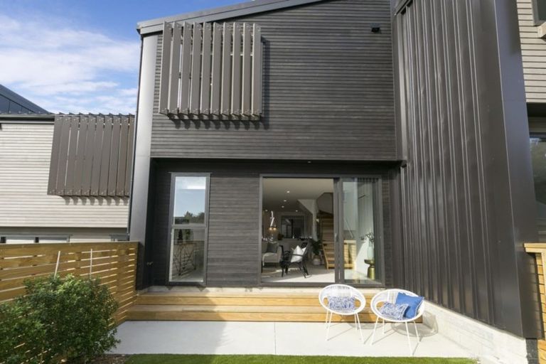 Photo of property in 12/80 Seatoun Heights Road, Seatoun, Wellington, 6022