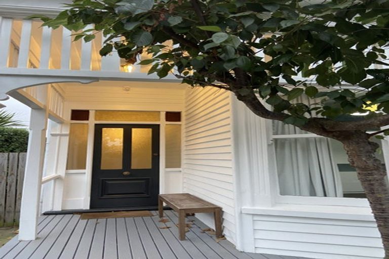 Photo of property in 21 Vienna Street, Waltham, Christchurch, 8023