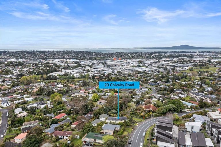 Photo of property in 20 Chivalry Road, Glenfield, Auckland, 0629