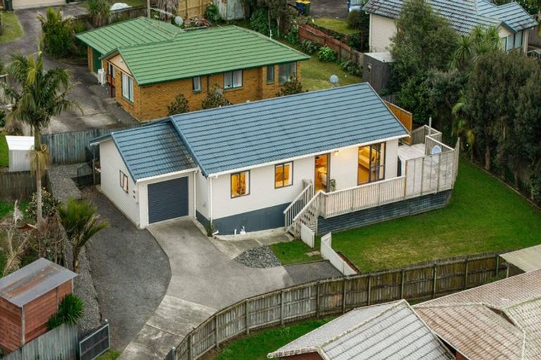 Photo of property in 25 Broadfield Street, Massey, Auckland, 0614