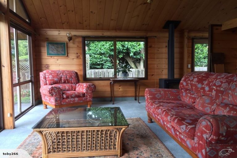 Photo of property in 12 Woodleigh Street, Frankleigh Park, New Plymouth, 4310