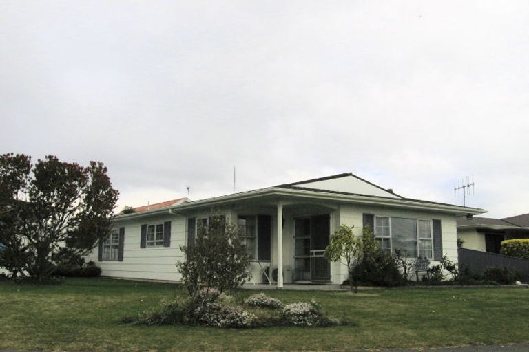 Photo of property in 2/18 Cardiff Place, Tamatea, Napier, 4112