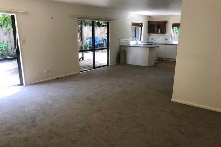 Photo of property in 1/66 Seaview Road, Glenfield, Auckland, 0629
