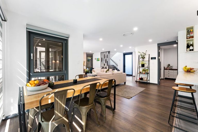 Photo of property in 48a Peter Terrace, Castor Bay, Auckland, 0620