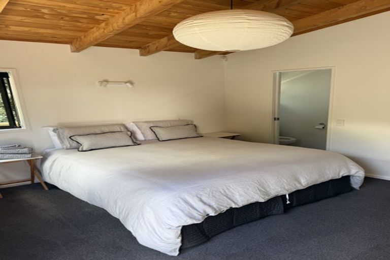 Photo of property in 4 Gradwell Place, Two Mile Bay, Taupo, 3330