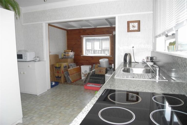 Photo of property in 490 Swanson Road, Ranui, Auckland, 0612