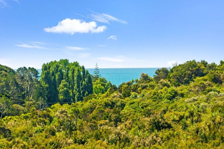 Photo of property in 129 Stratford Drive, Cable Bay, 0420