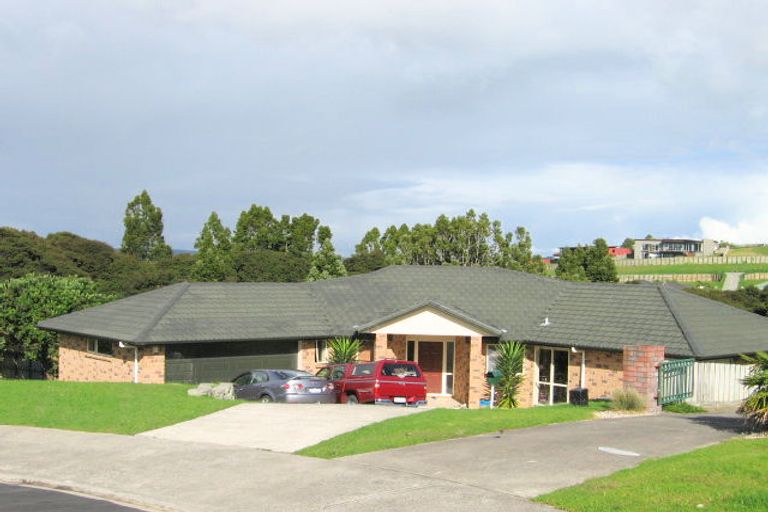 Photo of property in 11 Ascot Way, Orewa, 0931