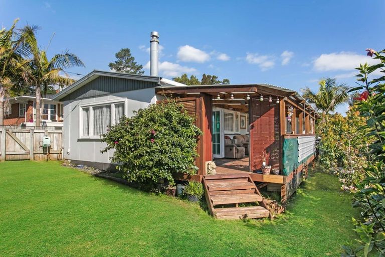 Photo of property in 1/5 Red Hill Road, Red Hill, Papakura, 2110