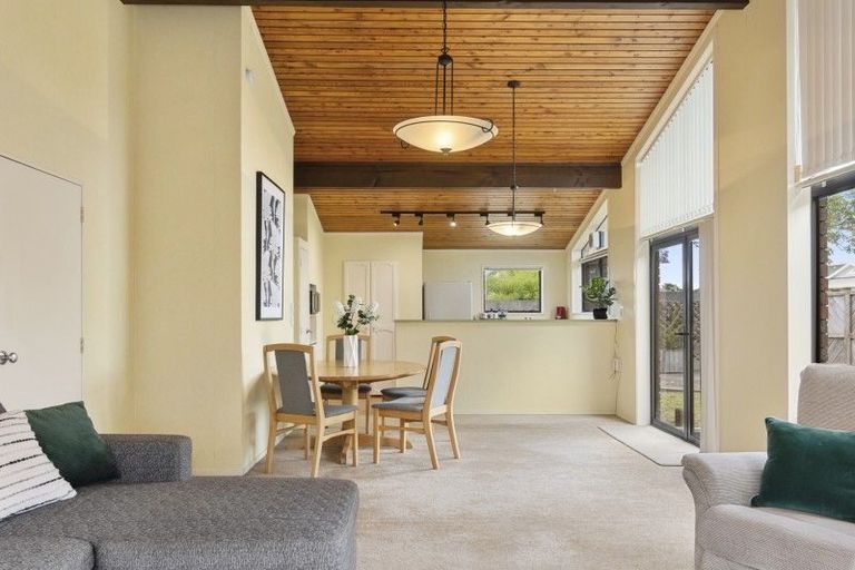 Photo of property in 2 Whitaker Street, Otumoetai, Tauranga, 3110