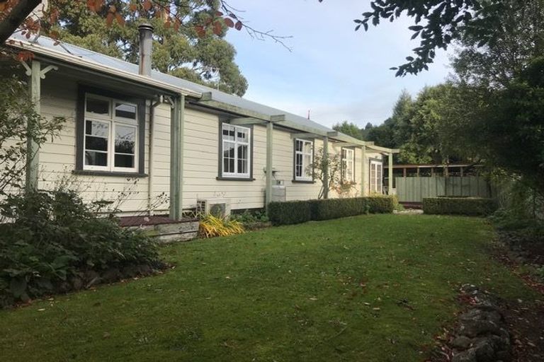 Photo of property in 266 Gladstone Road North, Mosgiel, 9092