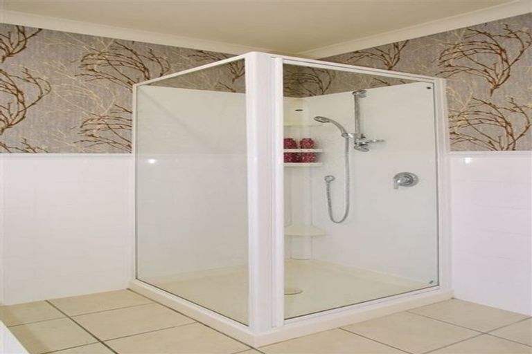 Photo of property in 96 Navigation Drive, Whitby, Porirua, 5024