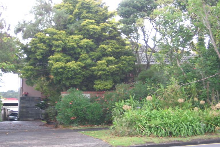 Photo of property in 4297 Great North Road, Glendene, Auckland, 0602