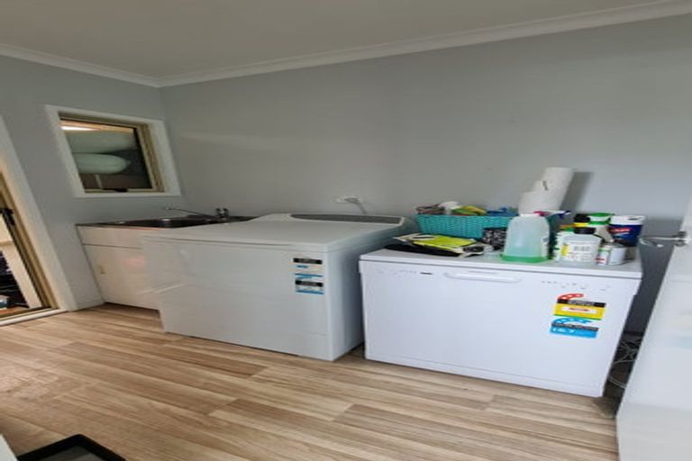 Photo of property in 129 Bowen Street, Cambridge, 3434