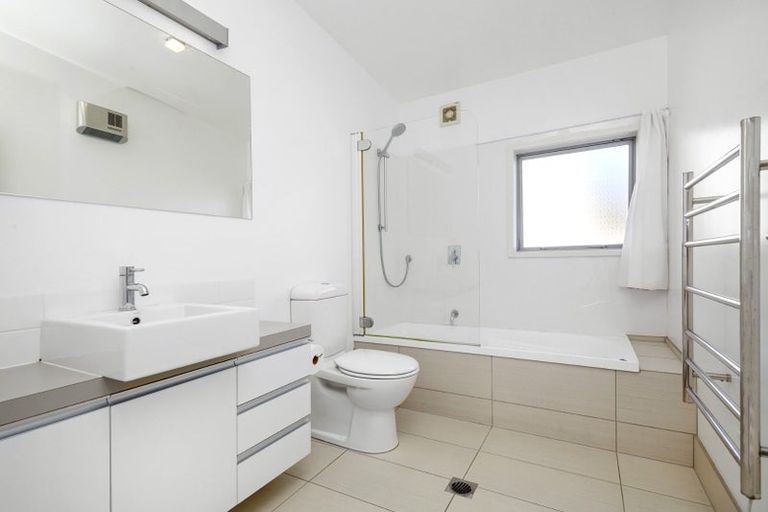 Photo of property in 73 Saddleback Grove, Karori, Wellington, 6012