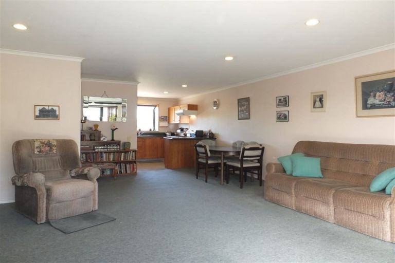 Photo of property in 2/152 North Street, West End, Timaru, 7910