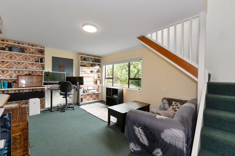 Photo of property in 80 Highland Park Drive, Highland Park, Auckland, 2010