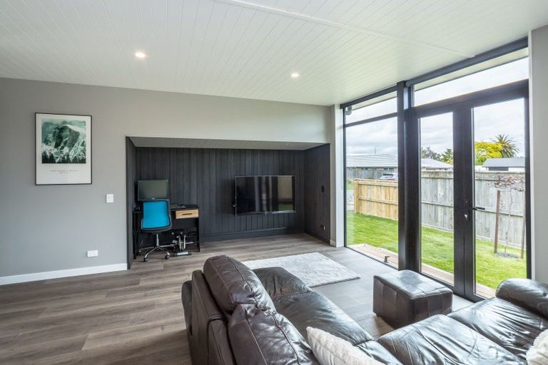 Photo of property in 31 Tarata Grove, Lansdowne, Masterton, 5810