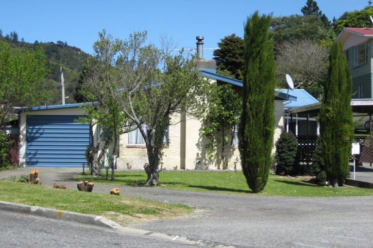 Photo of property in 49 Durham Street, Picton, 7220