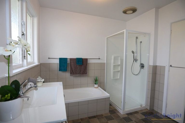 Photo of property in 33 Powell Crescent, Ilam, Christchurch, 8041