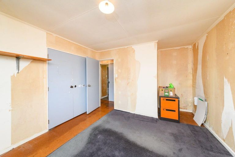 Photo of property in 2 Tiller Close, Kelvin Grove, Palmerston North, 4414