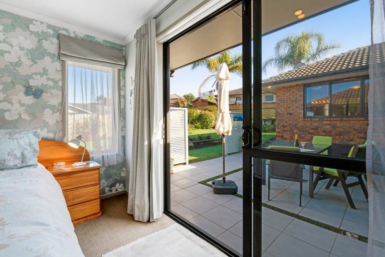 Photo of property in 49 Chesterfield Way, Orewa, 0931