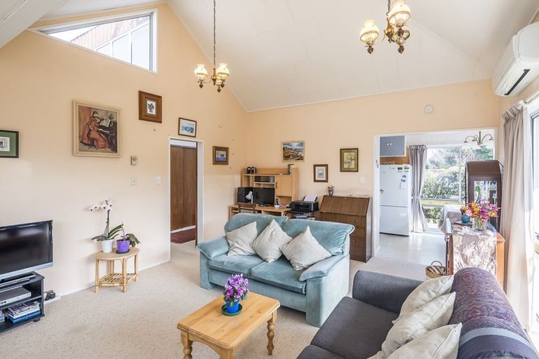 Photo of property in 2a Cypress Grove, Paraparaumu, 5032