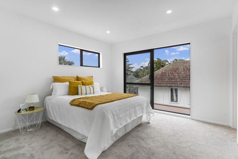 Photo of property in 7c Gladfield Lane, Te Atatu Peninsula, Auckland, 0610