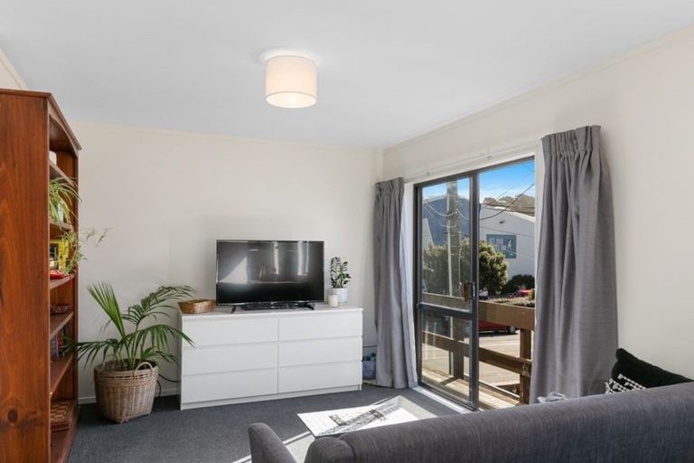 Photo of property in 2/615 Evans Bay Parade, Kilbirnie, Wellington, 6022
