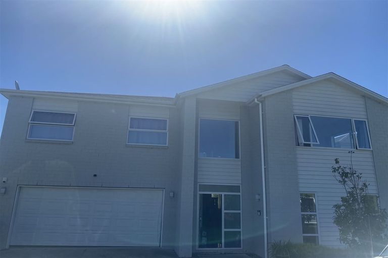 Photo of property in 21d Stamford Crescent, Flat Bush, Auckland, 2019