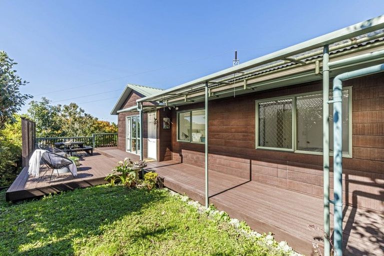 Photo of property in 2/18 Edgeworth Road, Glenfield, Auckland, 0629