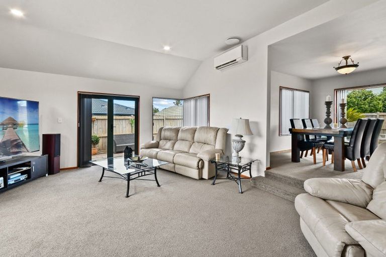 Photo of property in 3 Trossach Place, Wattle Downs, Auckland, 2103