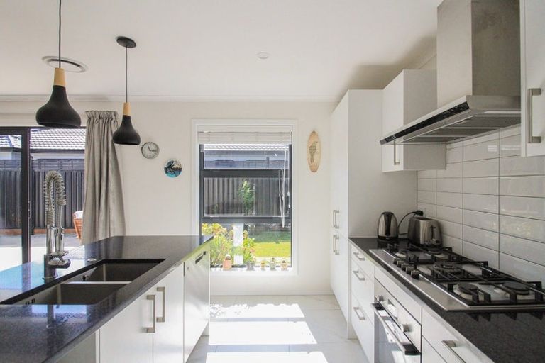 Photo of property in 17 Buddle Road, Wallaceville, Upper Hutt, 5018