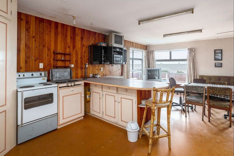 Photo of property in 5 Mangatoetoe Grove, Cape Palliser, Pirinoa, 5772
