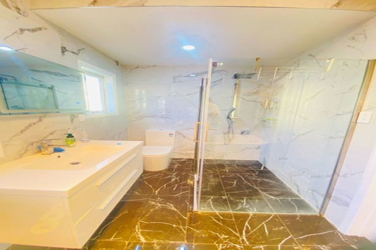 Photo of property in 163 Sturges Road, Henderson, Auckland, 0612