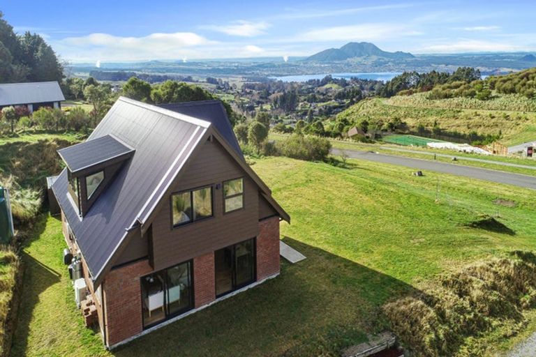 Photo of property in 150 Highland Drive, Acacia Bay, Taupo, 3385