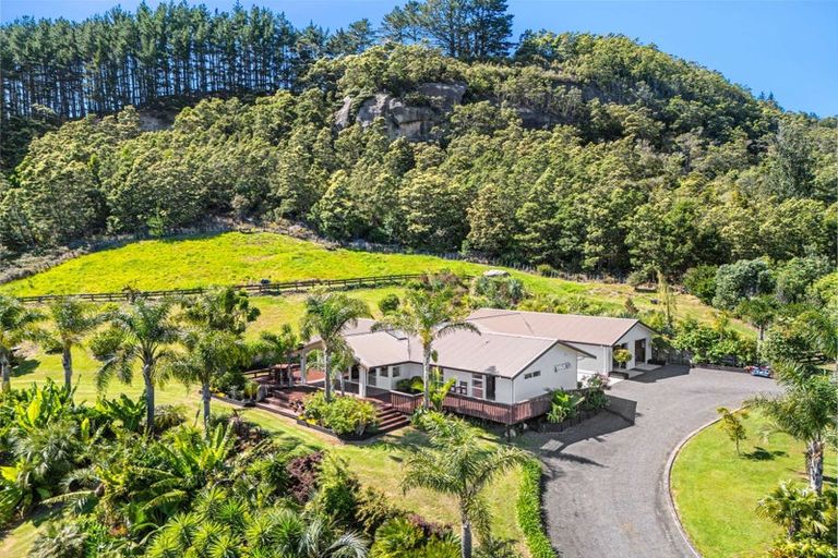 Photo of property in 80 Hodge Road, Coroglen, Whitianga, 3591