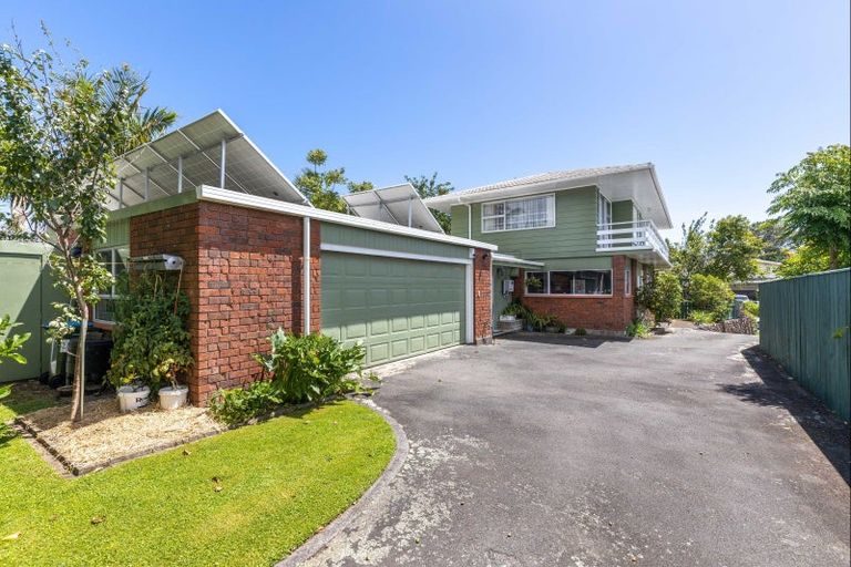 Photo of property in 4 Shortland Street, Lower Vogeltown, New Plymouth, 4310