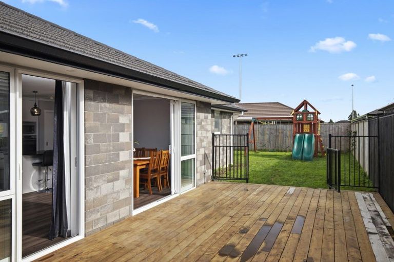 Photo of property in 4 Cook Drive, Tuakau, 2121