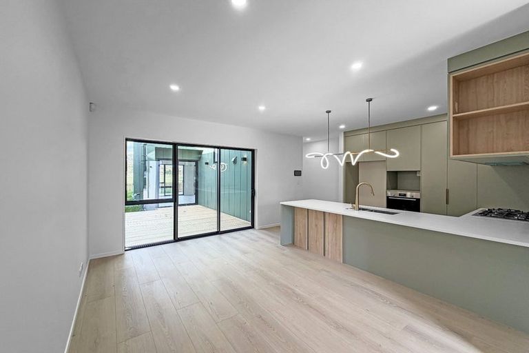 Photo of property in 21 Karaka Village Parade, Karaka, 2580