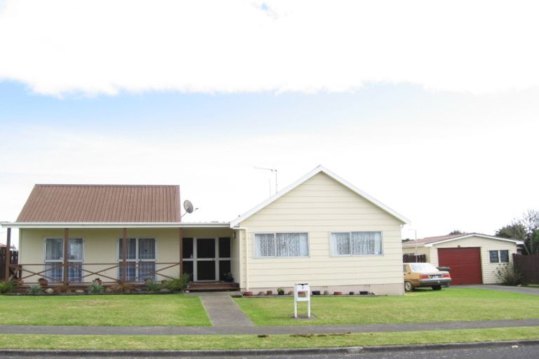 Photo of property in 1 Farnham Place, Bell Block, New Plymouth, 4312