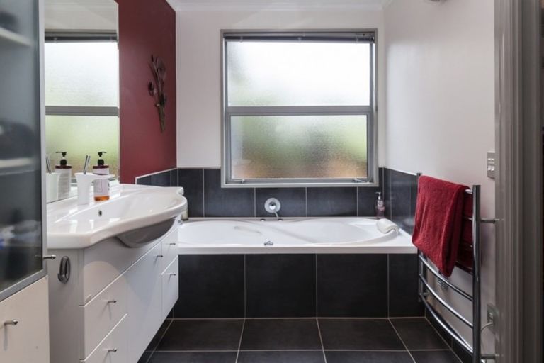 Photo of property in 157a Bowenvale Avenue, Cashmere, Christchurch, 8022