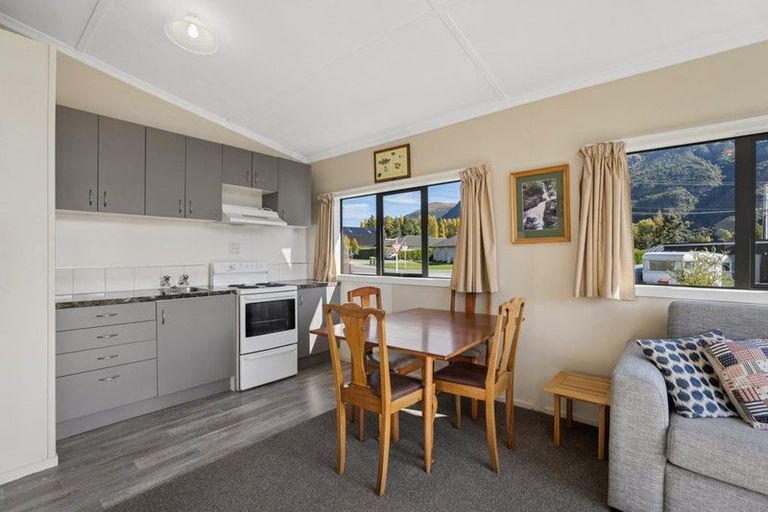 Photo of property in 137 Kent Street, Kingston, Athol, 9793