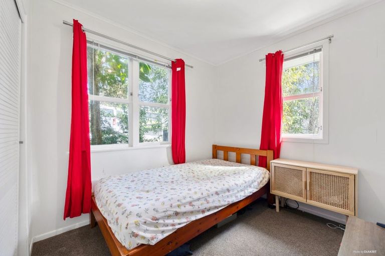 Photo of property in 14 Ludlow Terrace, Totara Vale, Auckland, 0627