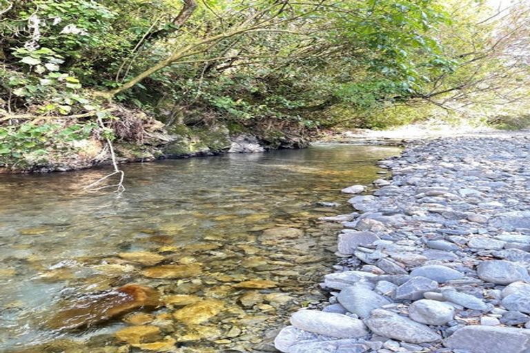 Photo of property in 111 Ngatiawa Road, Reikorangi, Waikanae, 5391