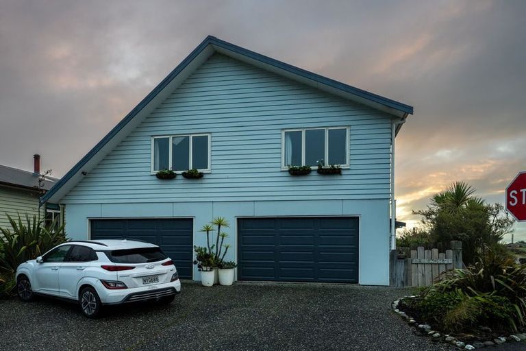 Photo of property in 33 Beach Street, Hokitika, 7810
