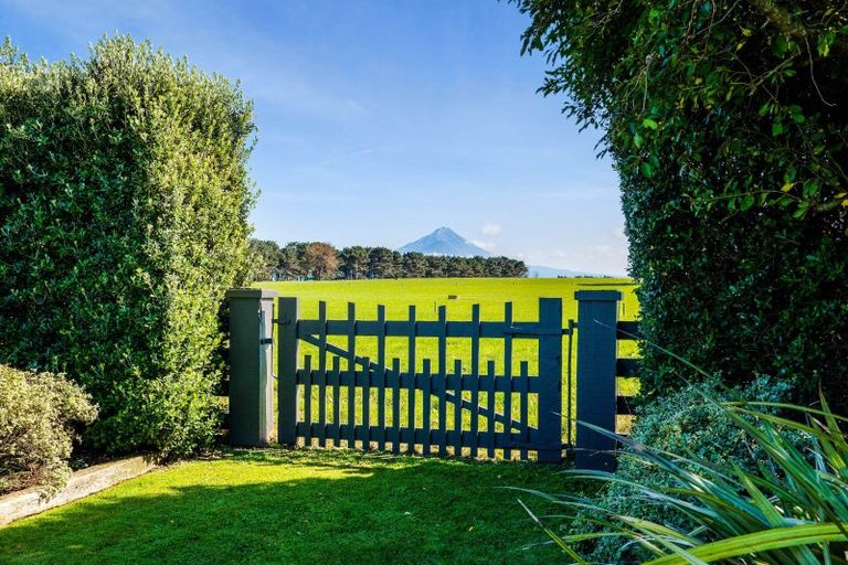 Photo of property in 1048 Normanby Road, Manaia, Hawera, 4678
