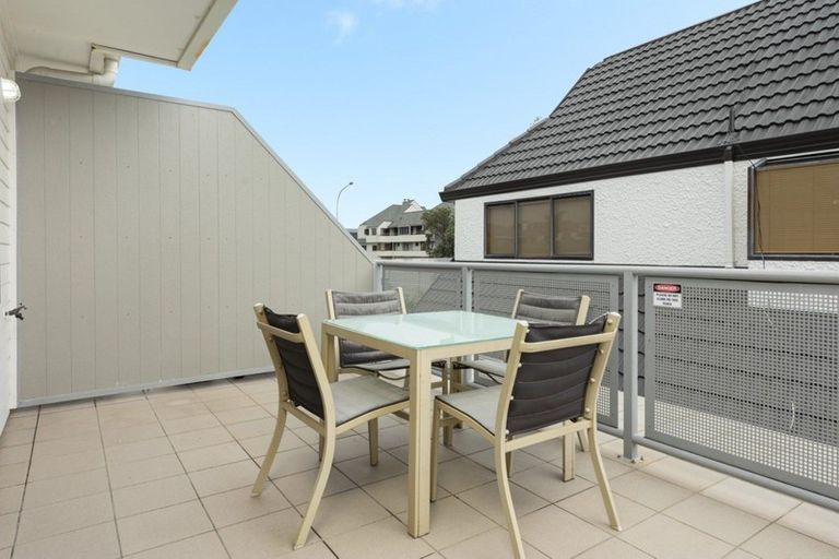 Photo of property in Atlas Apartments, 2/49 Maunganui Road, Mount Maunganui, 3116